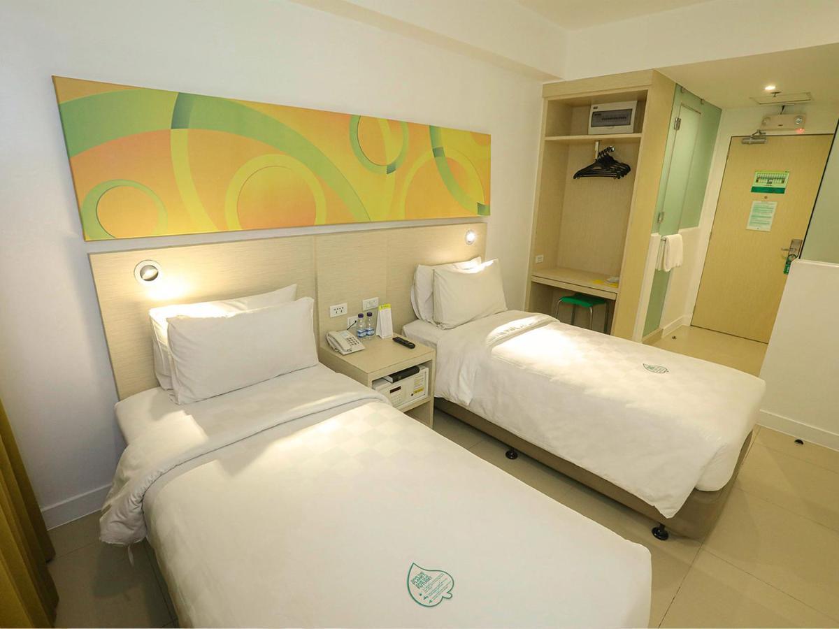 Go Hotels Timog Quezon City Exterior photo
